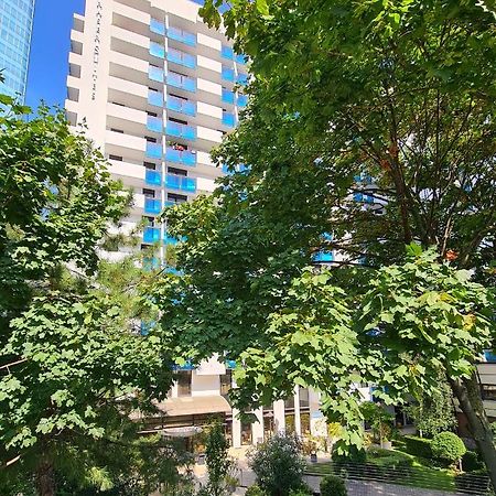 Fraser Suites Paris La Defense Courbevoie Kültér fotó The building in 2019