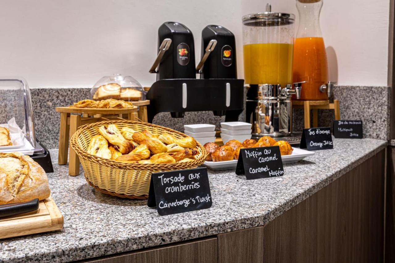 Fraser Suites Paris La Defense Courbevoie Kültér fotó A typical breakfast buffet