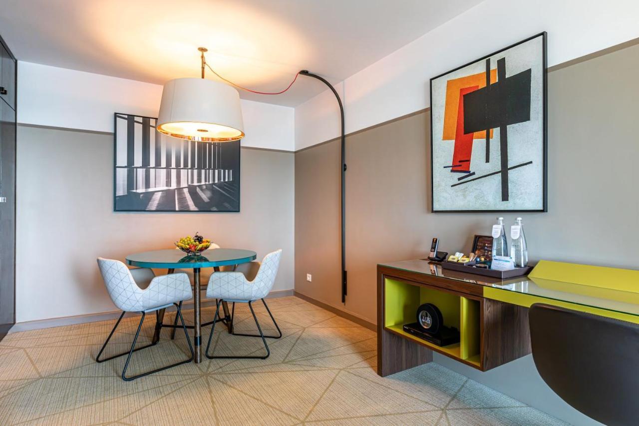 Fraser Suites Paris La Defense Courbevoie Kültér fotó A suite at the hotel
