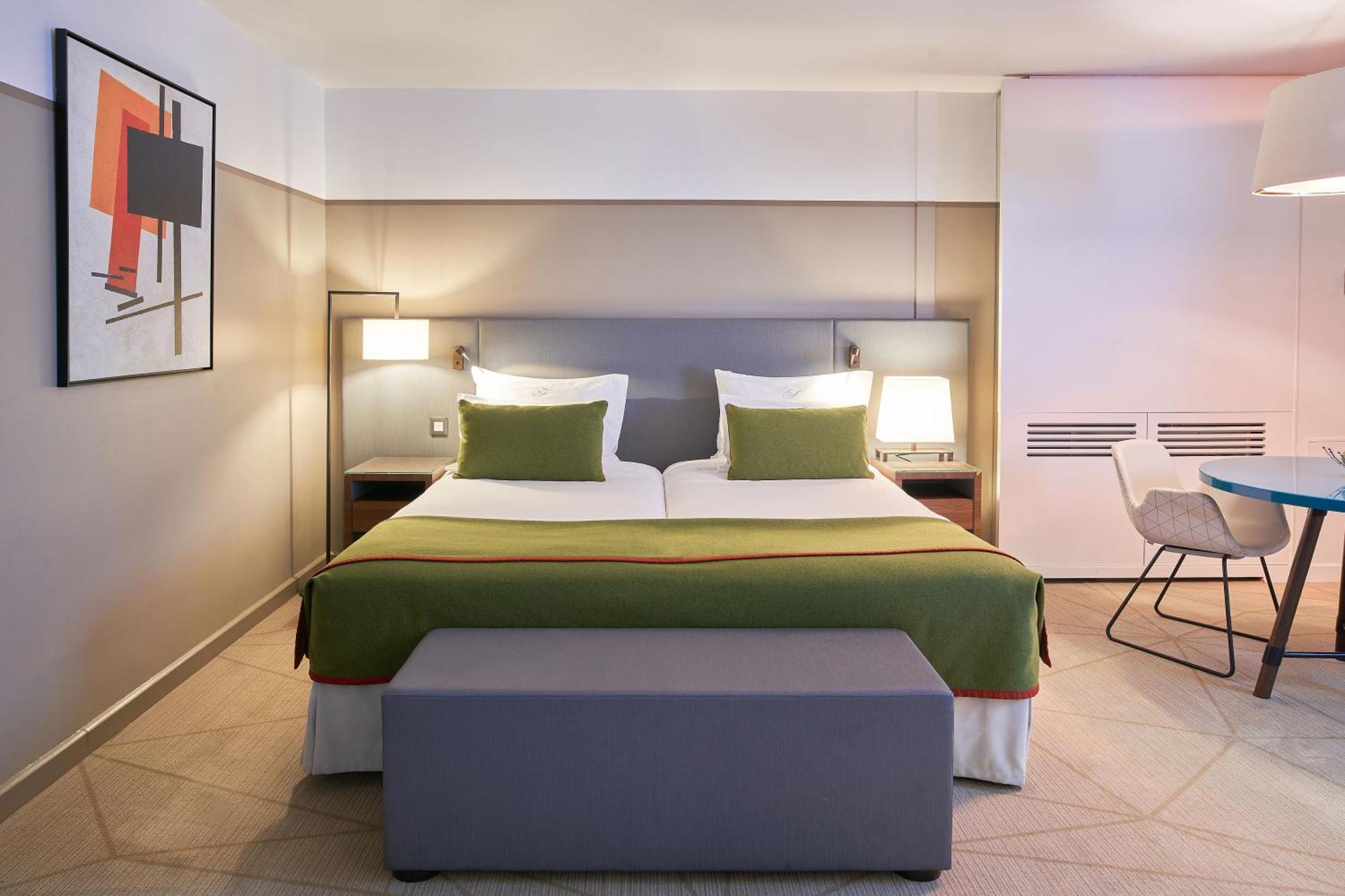 Fraser Suites Paris La Defense Courbevoie Kültér fotó A room at the hotel