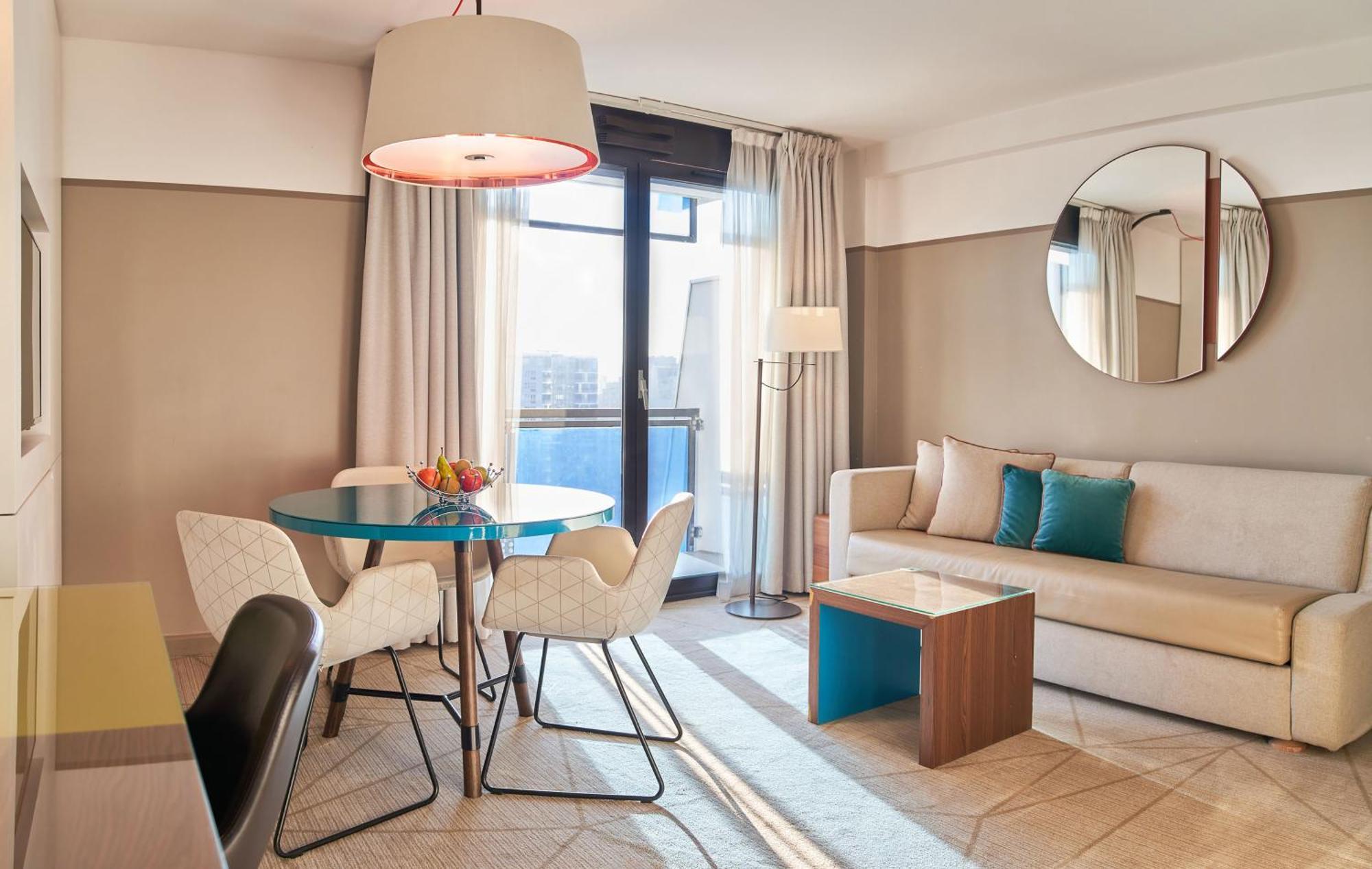 Fraser Suites Paris La Defense Courbevoie Kültér fotó Living room