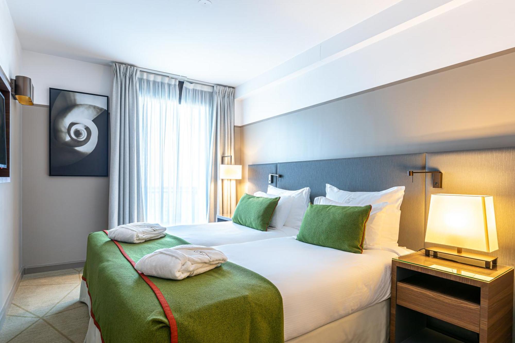 Fraser Suites Paris La Defense Courbevoie Kültér fotó A room at the hotel