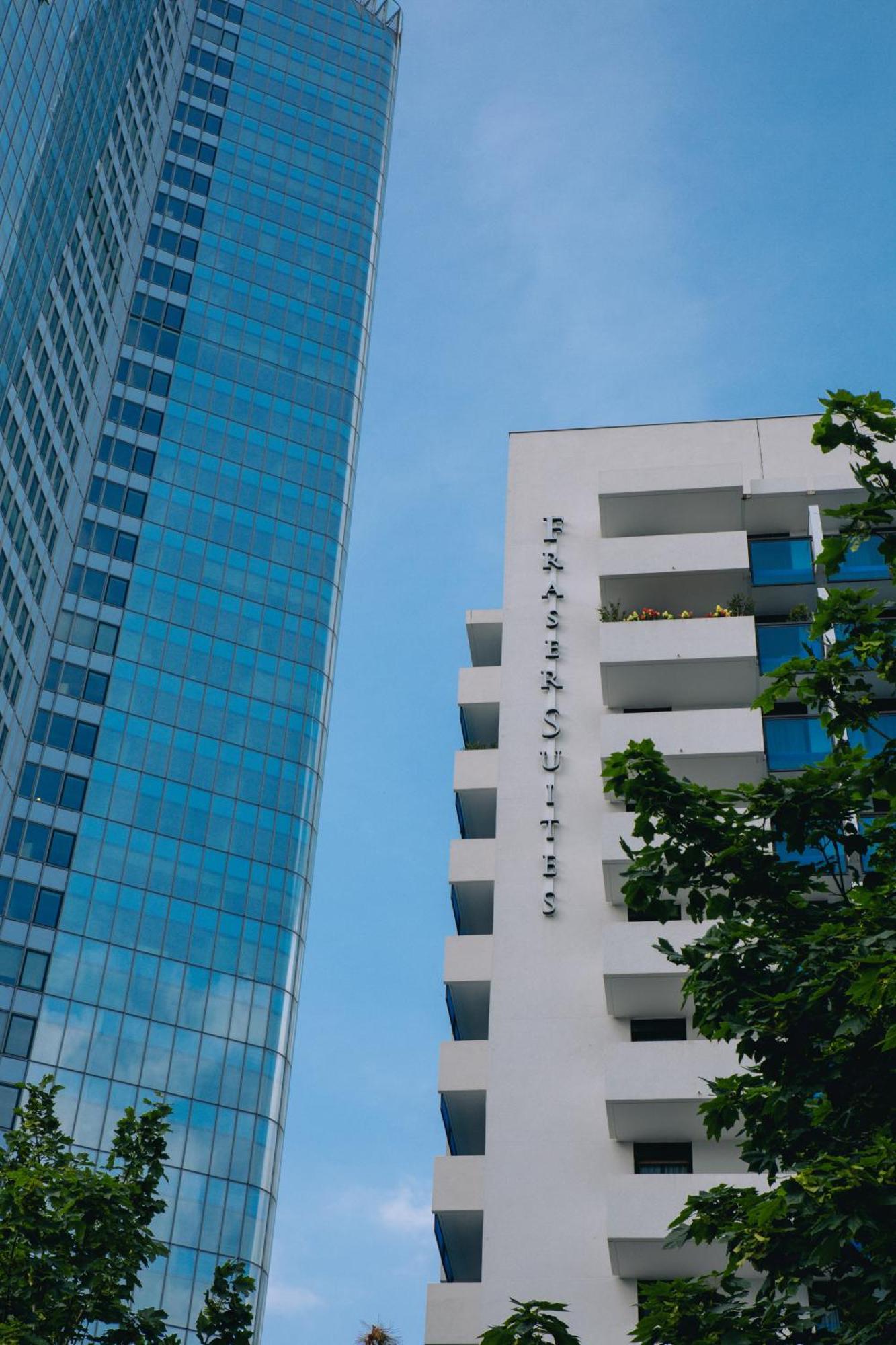 Fraser Suites Paris La Defense Courbevoie Kültér fotó Residential buildings in the city centre