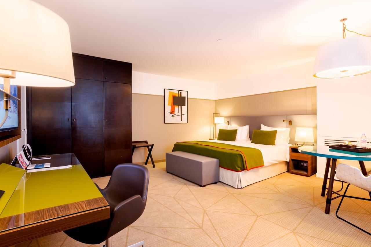 Fraser Suites Paris La Defense Courbevoie Kültér fotó A room at the hotel